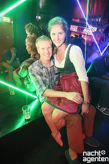 Nebenan, im Harry Klein, ist es nicht ganz so trachtenlastig bei "All night long". Mehr Bilder: www.nachtagenten.de