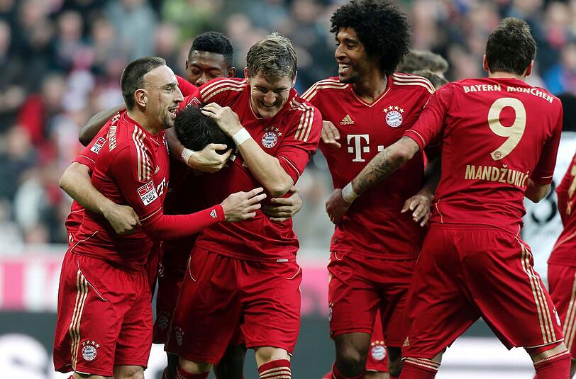 "Unser Olympia ist eh der FC Bayern. Keiner fährt schöner Schlitten mit dem Gegner, keiner hat eine bessere Schanzenverwertung", wortspielt Jörg Heinrich (@Heinrichheute).