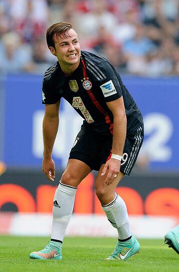 MARIO GÖTZE: NOTE 3.
Der Weltmeisterschaftsfinalentscheider kam auch in Hamburg als Joker. Liegt ihm. Schnell drin im Spiel, gute Pässe. Aber ohne den entscheidenden Punch.