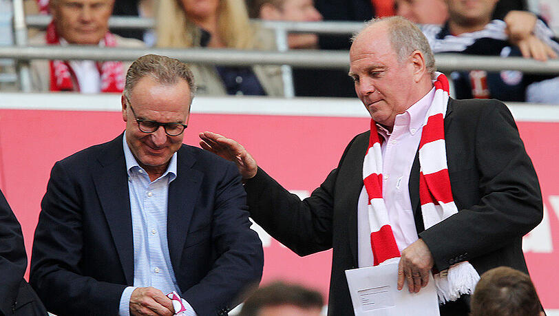 Der FCB-Vorstandsvorsitzende Karl-Heinz Rummenigge mit dem designierten Wieder-Präsident Uli Hoeneß (rechts).