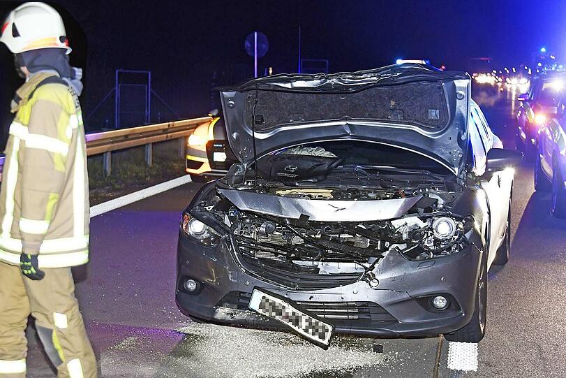 Auf der A9 ist es am späten Sonntagabend zu einem schlimmen Unfall gekommen.