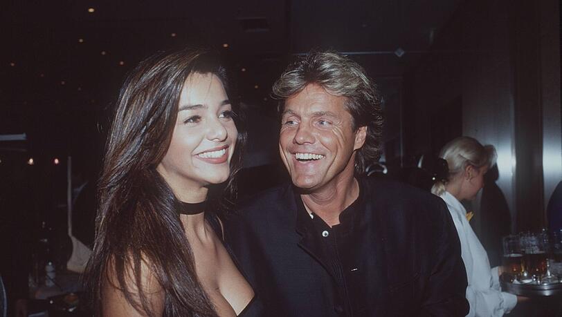 1996 heiratete Verona Feldbusch den Poptitan Dieter Bohlen. Nur vier Wochen später trennten sich die beiden. 1996 heiratete Verona Feldbusch den Poptitan Dieter Bohlen. Nur vier Wochen später trennten sich die beiden.