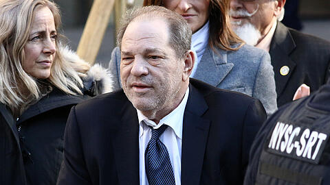 Harvey Weinstein hat seinen Urteilsspruch erhalten: 23 Jahre Gefängnis.