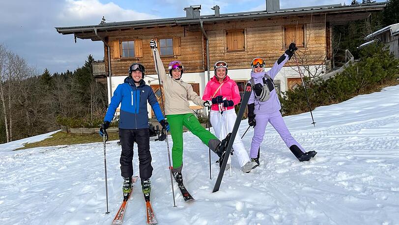 Die Freunde hatten zusammen auf der Piste eine perfekte Zeit in der Region St. Johann in Tirol.