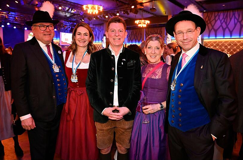 CSU-Politiker Josef Schmid und Ehefrau Natalie sowie Timothy Liston und Hans Hammer mit seiner Ehefrau