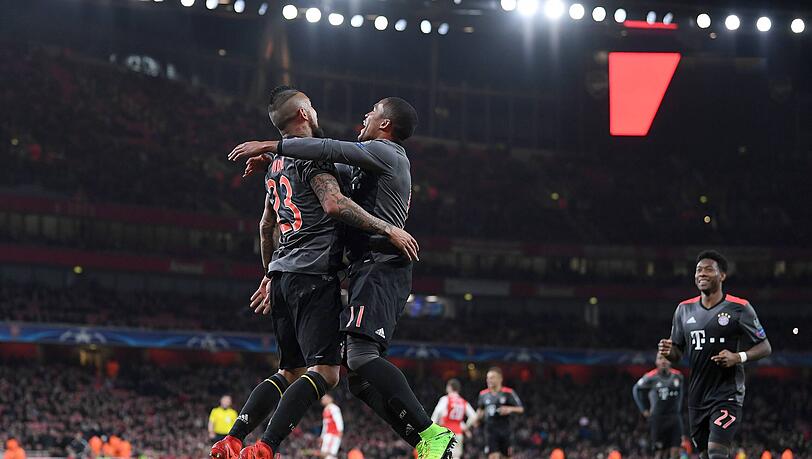 Gewannen 2017 mit 5:1 gegen Arsenal: Die Bayern-Stars um Douglas Costa und Arturo Vidal.