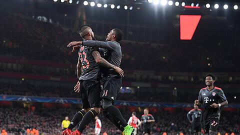 Gewannen 2017 mit 5:1 gegen Arsenal: Die Bayern-Stars um Douglas Costa und Arturo Vidal.