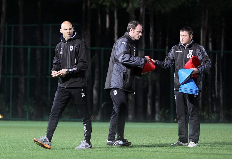 Das Trainergespann hat ein forderndes Trainingsprogramm vorbereitet.