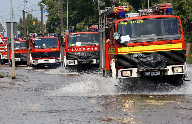 So hoch stand das Wasser der Elbe in Magdeburg noch nie &ndash; und es soll noch weiter steigen. Die Rettungskräfte verteidigen die Deiche auf einer Länge von 20 Kilometern. Wie lange das noch glückt, ist unklar. Die Bilder aus dem überfluteten Magdeburg.
