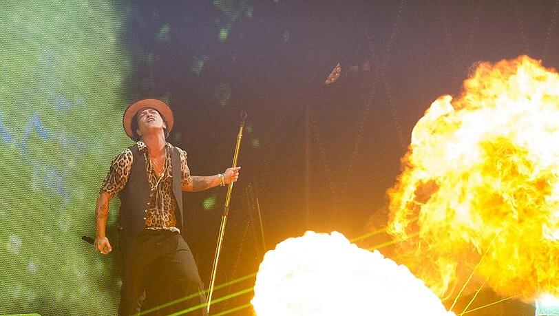 Bei den VMAs überzeugte Bruno Mars mit einer feurigen Performance Bei den VMAs überzeugte Bruno Mars mit einer feurigen Performance