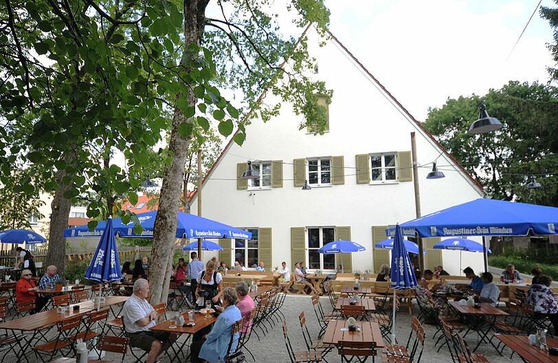 Nach drei Jahren Renovierung wieder ganz die alte: Die Echardinger Einkehr in Berg am Laim.