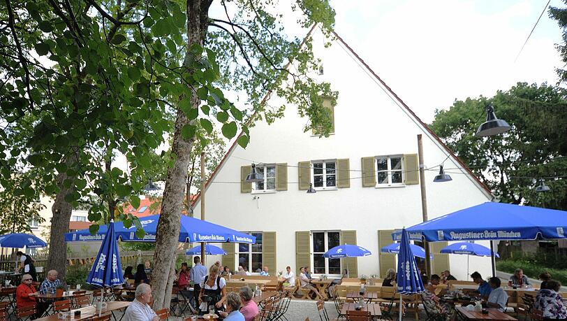 Nach drei Jahren Renovierung wieder ganz die alte: Die Echardinger Einkehr in Berg am Laim.