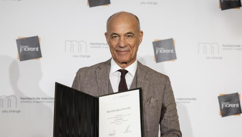 Heiner Lauterbach ist "Honorarprofessor" für Schauspiel, Film und Fernsehen an der Hochschule Macromedia. Heiner Lauterbach ist "Honorarprofessor" für Schauspiel, Film und Fernsehen an der Hochschule Macromedia.