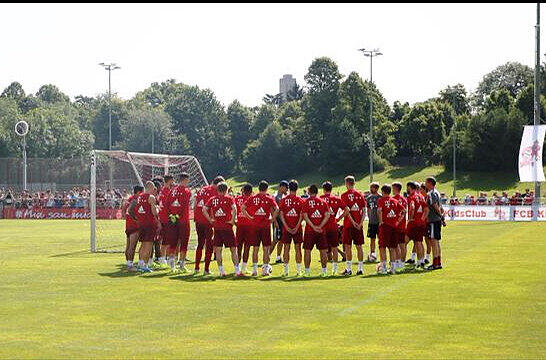 Training bei weit über 30 Grad. Am Samstag schwitzten die Bayern-Stars beim 2. Öffentlichen Training der Vorbereitung. Die Bilder!