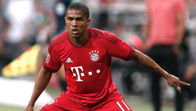 Beim FC Bayern reden derzeit alle über Douglas Costa. Beim FC Bayern reden derzeit alle über Douglas Costa.