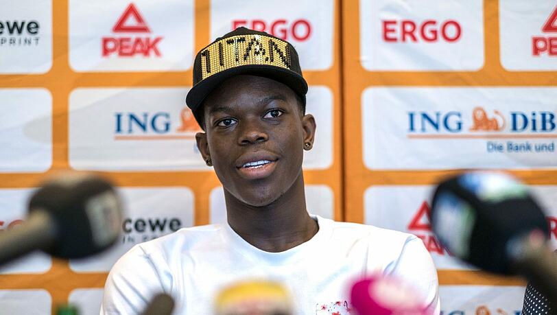 Zeigt gerne, was er hat: NBA-Star Dennis Schröder. Zeigt gerne, was er hat: NBA-Star Dennis Schröder.