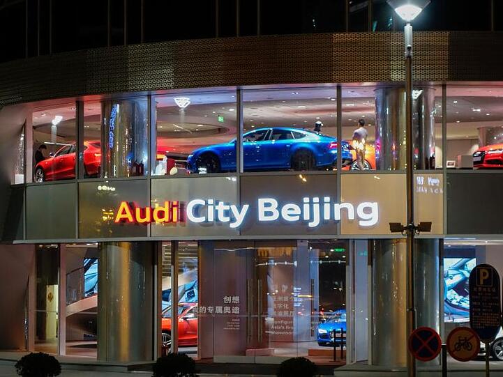 Das Autohaus "Audi City Bejing". Die Chinesen kaufen zum erstenmal seit zwei Jahrzehnten weniger Autos.