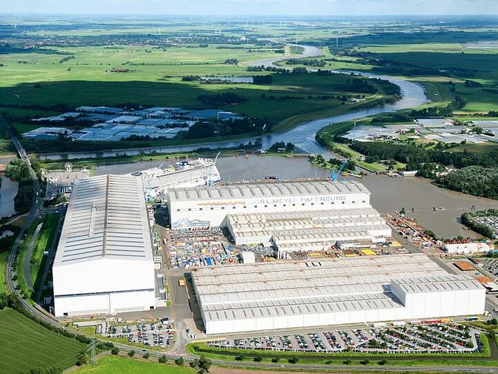 "Bei allen Schiffprojekten und Bereichen der Werft haben wir erhebliche Verzögerungen", wird die Geschäftsführung zitiert.