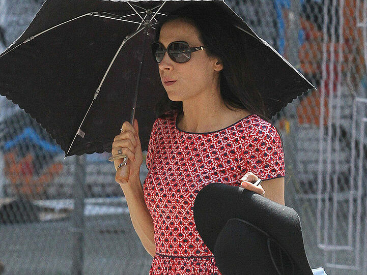 Famke Janssen auf dem Weg durch New York