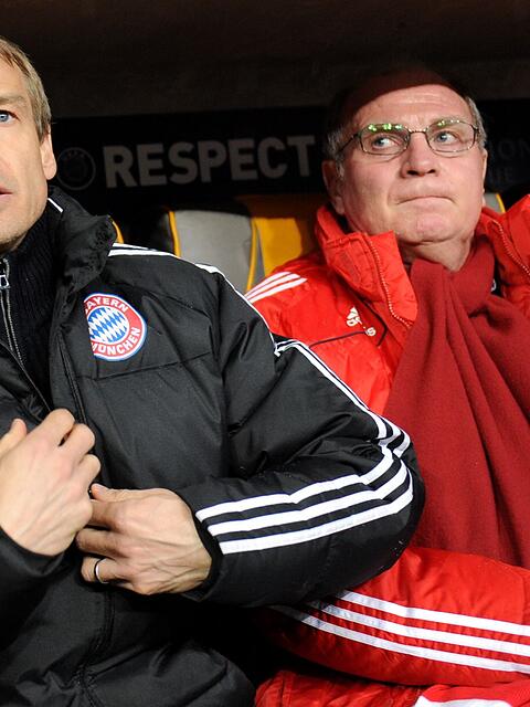 Die Trennung von Trainer Klinsmann (l) erfolgte im Jahr 2009 vorzeitig. (Archivbild)