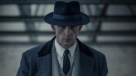 Jamie Bell macht nach dem Zweiten Weltkrieg die Stra&szlig;en Birminghams unsicher.