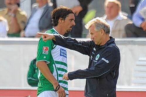 Marsch, zurück in die Startelf: Fürths Trainer Benno  Möhlmann baut auf seinen Abwehrchef Marino Biliskov.