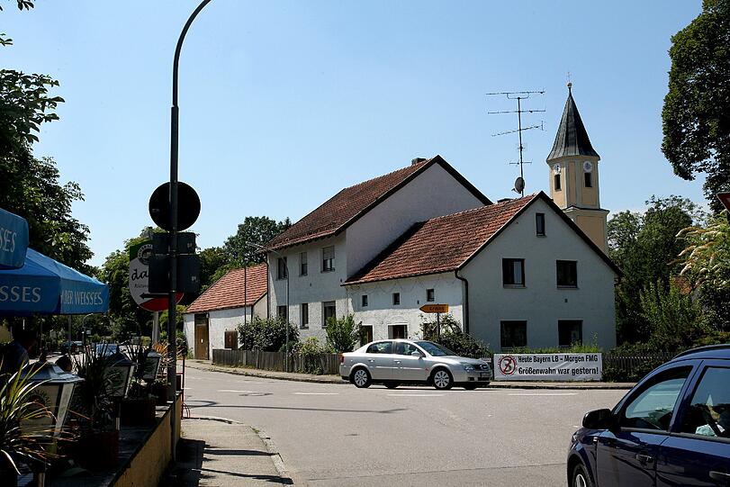 Attaching: Ein Dorf wird von der dritten Startbahn zerstört