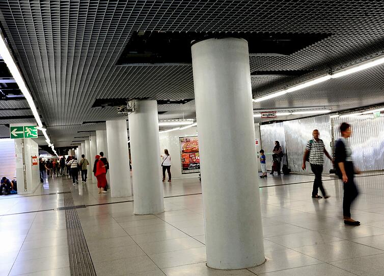 Schick und Schrott: Diese beiden Extreme bieten sich den Besuchern des Münchner Hauptbahnhofs dar. Die Bilder zum Durchklicken.