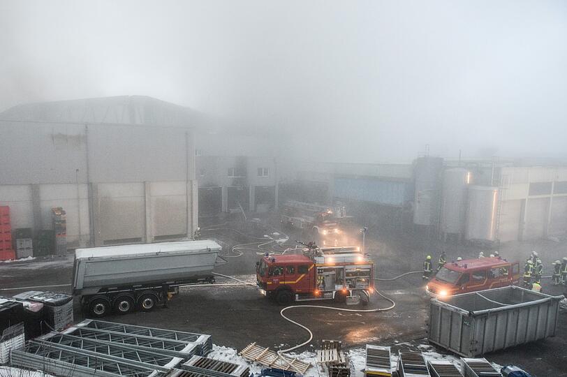 Mega-Feuer bei Wiesenhof in Bogen. Die Bilder vom Löscheinsatz