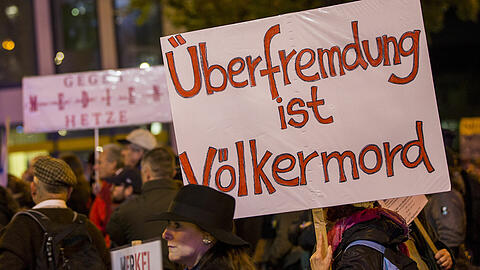 Pegida-Demo in München: Die Teilnehmer-Zahlen schrumpfen.
