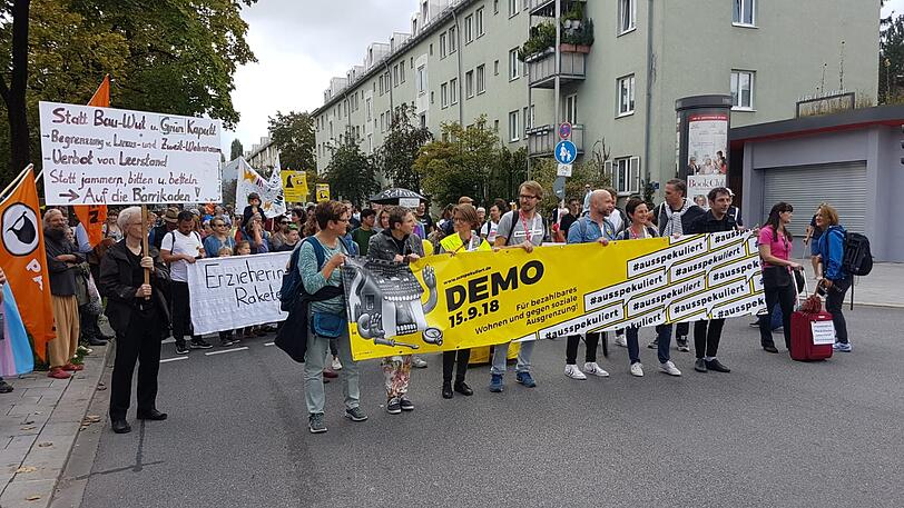 Motto: ausspekuliert! Am Samstag kamen um die 10.000 Menschen zur großen Demo gegen Spekulanten, Mietwahnsinn und für mehr Mieterschutz nach München.