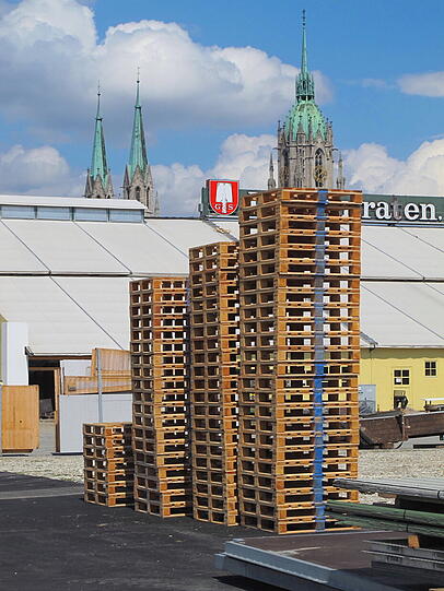 Aktuelle Bilder vom Aufbau des Oktoberfests und von der Theresienwiese.