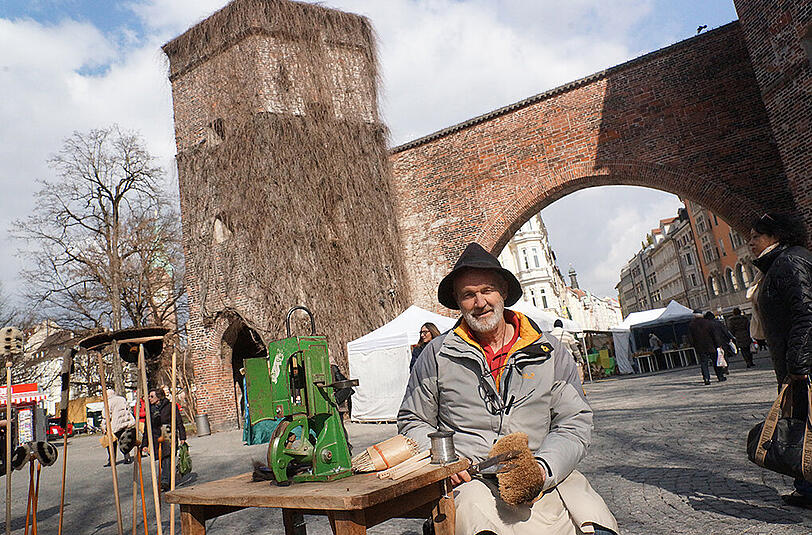 Die Bilder vom ersten Tag des Stadtmarktes am Sendlinger Tor für Kunst und Handwerk.