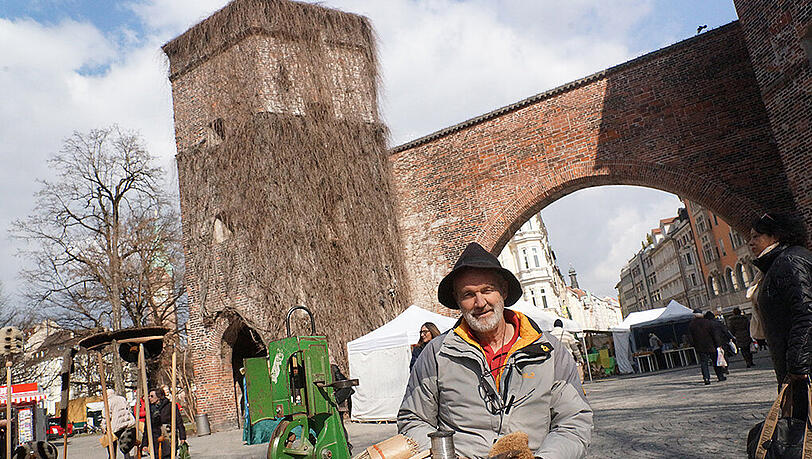 Die Bilder vom ersten Tag des Stadtmarktes am Sendlinger Tor für Kunst und Handwerk. Die Bilder vom ersten Tag des Stadtmarktes am Sendlinger Tor für Kunst und Handwerk.