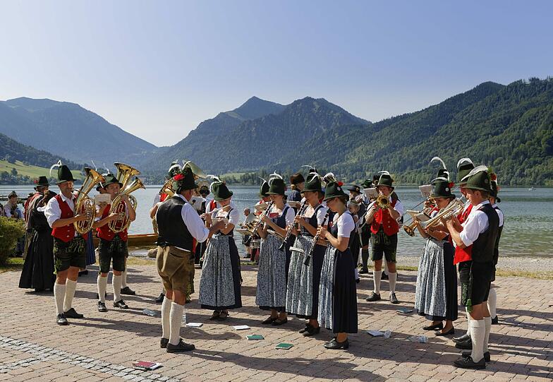 Eine Musikkapella am Altschlierseer-Kirchtag.