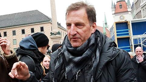 Der Münchner Pegida-Chef Heinz Meyer während einer Kundgebung.