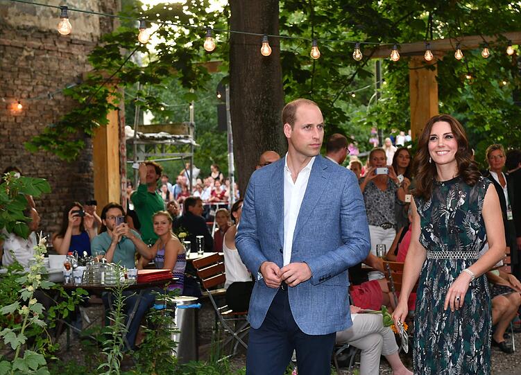 Prinz William und Herzogin Kate werden zu einem Treffen mit jungen Unternehmern und Kreativen im Clärchens Ballhaus erwartet und setzen ihren Besuch in Berlin fort.