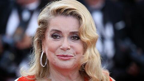 Schauspielerin Catherine Deneuve kritisiert in einem offenen Brief die "MeToo"-Debatte scharf.