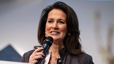 Dem von Michaela Kaniber (CSU) geführten Landwirtschaftsministerium zufolge werden jährlich 170 Millionen Euro Fördermittel in Projekte zur Land- und Dorfentwicklung investiert. (Archivbild)