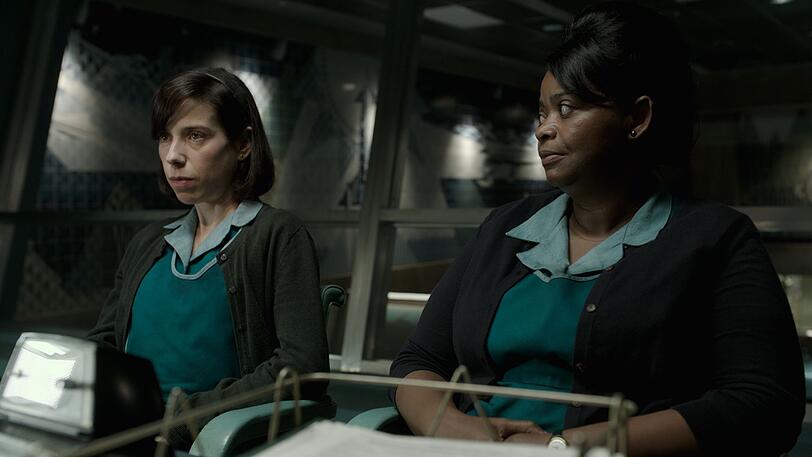 Ungleiches Duo: Kollegin Zelda (Octavia Spencer) spricht für die stumme Elisa (Sally Hawkins) gleich mit. Ungleiches Duo: Kollegin Zelda (Octavia Spencer) spricht für die stumme Elisa (Sally Hawkins) gleich mit.