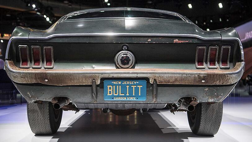 Ford präsentierte den Mustang Bullit. Und stellte einen alten Mustang daneben.