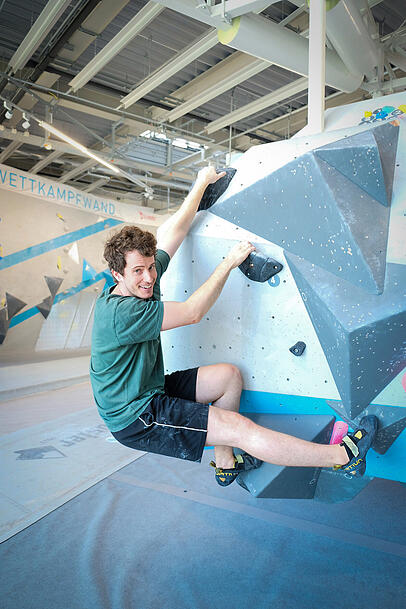 Mitch Goshert (36) kommt aus den USA und besucht drei bis viermal die Woche die Boulderwelt Ost. Mitch Goshert (36) kommt aus den USA und besucht drei bis viermal die Woche die Boulderwelt Ost.