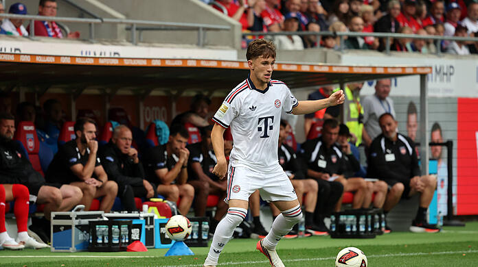 Tim Binder hat beim FC Bayern einen Vertrag bis 2030 unterschrieben. Tim Binder hat beim FC Bayern einen Vertrag bis 2030 unterschrieben.
