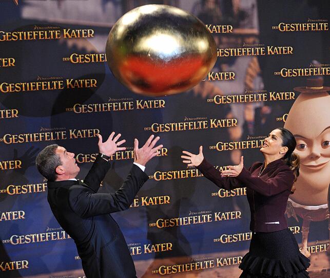 Hayek und Banderas: Ein Hauch von Hollywood am Dienstagabend bei der Premiere des Kinofilms "Der gestiefelte Kater" in Berlin - die Bilder.