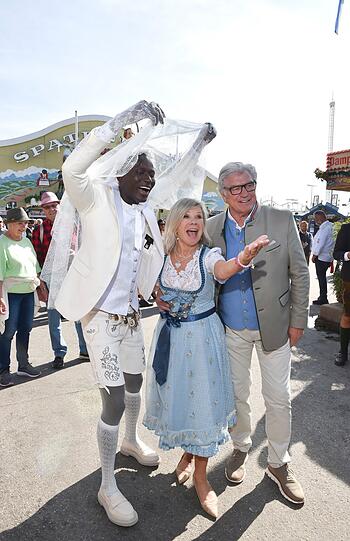Papis Loveday mit Marianne und Michael Hartl