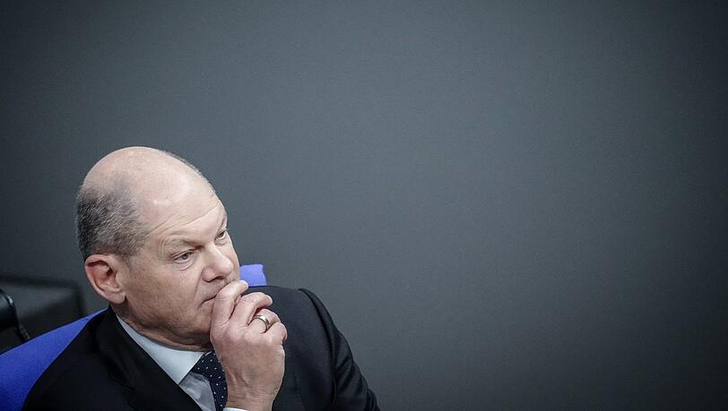 Bundeskanzler Olaf Scholz (SPD) wird ein Eingreifen in die Cum-Ex-Affäre rund um die Warburg-Bank vorgeworfen. Fabio De Masi sieht dafür eine dichte Indizienkette. Und hat einen Nachweis geliefert, dass Scholz im Untersuchungsausschuss gelogen hat.