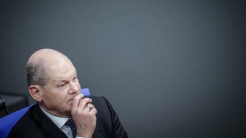 Bundeskanzler Olaf Scholz (SPD) wird ein Eingreifen in die Cum-Ex-Affäre rund um die Warburg-Bank vorgeworfen. Fabio De Masi sieht dafür eine dichte Indizienkette. Und hat einen Nachweis geliefert, dass Scholz im Untersuchungsausschuss gelogen hat.