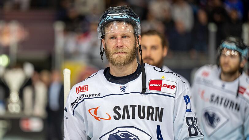 Daniel Pietta bei enem Spiel im Olympia-Eissportzentrum.
