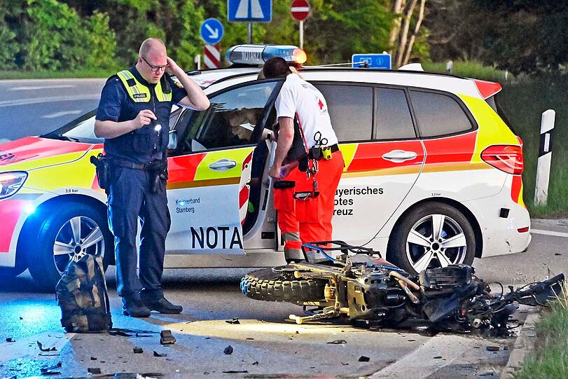 Trotz der medizinischen Maßnahmen erlag die 49-Jährige noch am Unfallort ihren schweren Verletzungen.