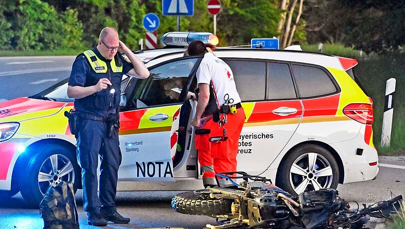 Trotz der medizinischen Maßnahmen erlag die 49-Jährige noch am Unfallort ihren schweren Verletzungen. Trotz der medizinischen Maßnahmen erlag die 49-Jährige noch am Unfallort ihren schweren Verletzungen.